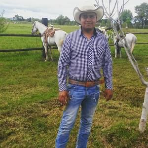 Meet your Posher, Roberto